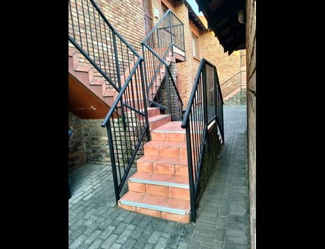 3 BEDROOM TOWNHOUSE FOR SALE IN EDLEEN